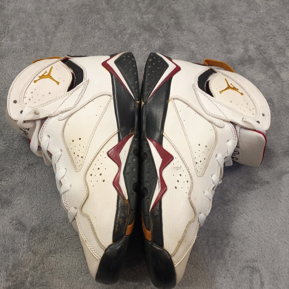 Jordan Men's White and Red Sneakers Size 6Y - Picture 3 of 10